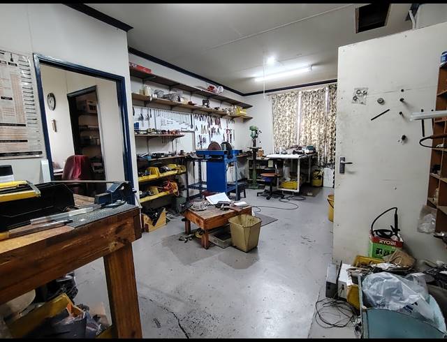 655M² WAREHOUSE FOR SALE IN DRIEHOEK
